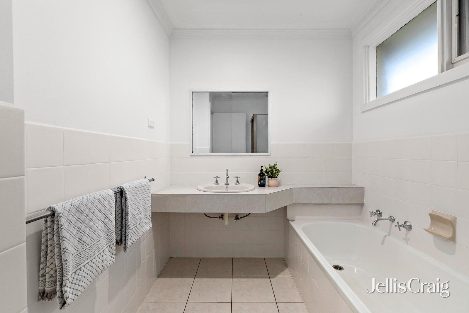 14 Logan Court, Mentone image 11