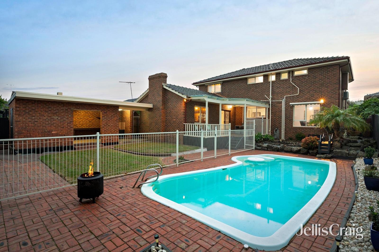 14 Logan Court, Mentone image 13