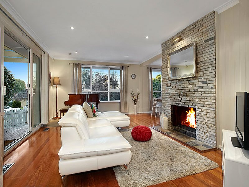 14 Lorraine Drive, Burwood East image 2
