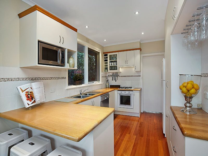 14 Lorraine Drive, Burwood East image 4