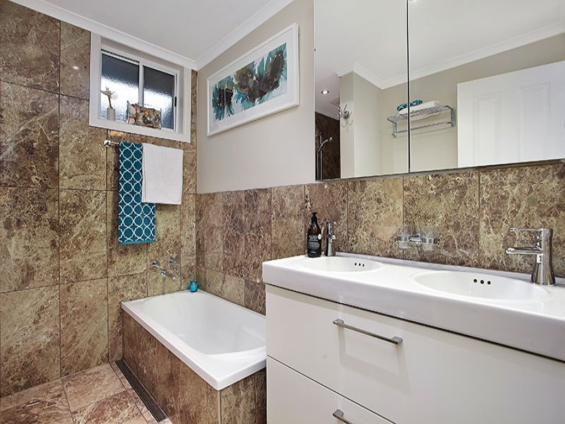 14 Lorraine Drive, Burwood East image 5