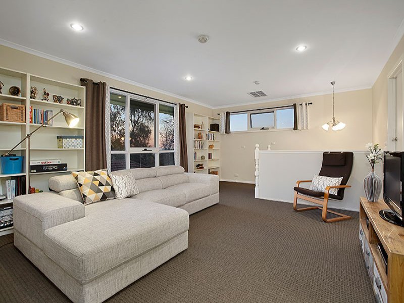 14 Lorraine Drive, Burwood East image 8