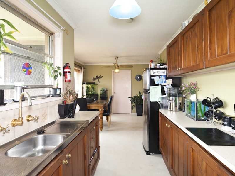 14 Lovell Court, Whittington image 5
