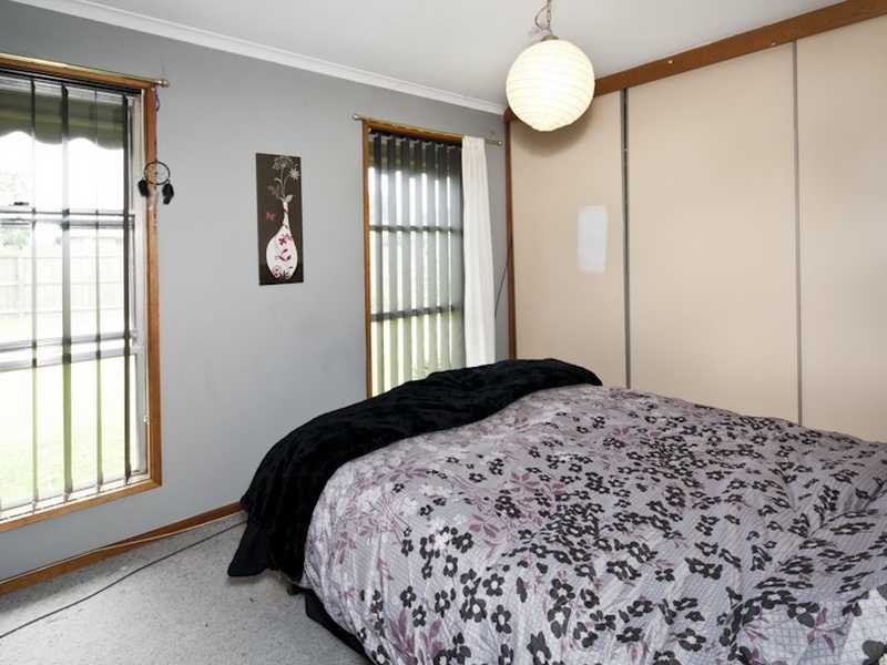14 Lovell Court, Whittington image 8