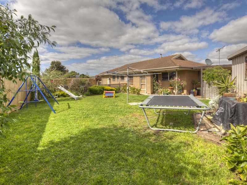 14 Lovell Court, Whittington image 11