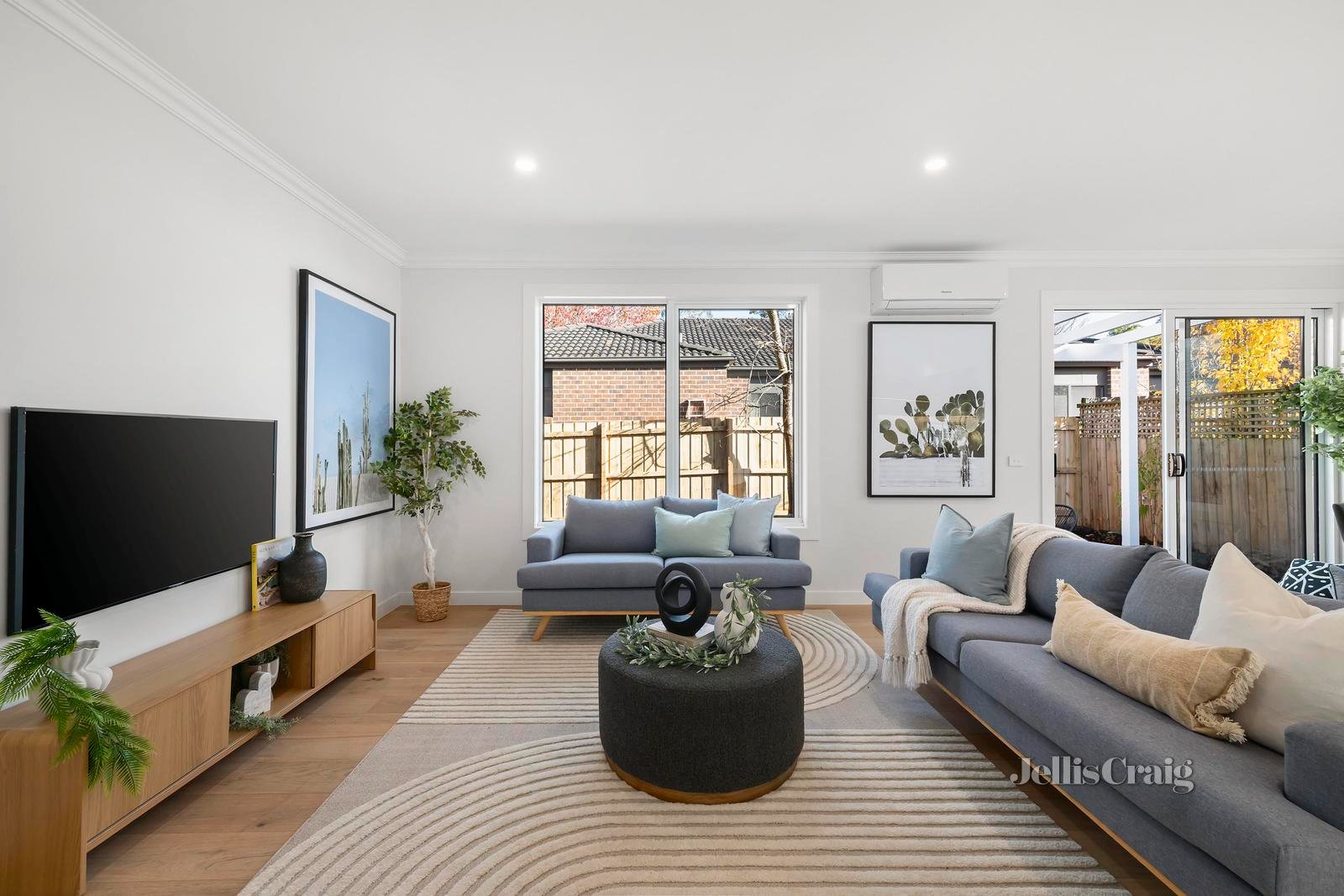 14 Lucille Avenue, Croydon South image 2