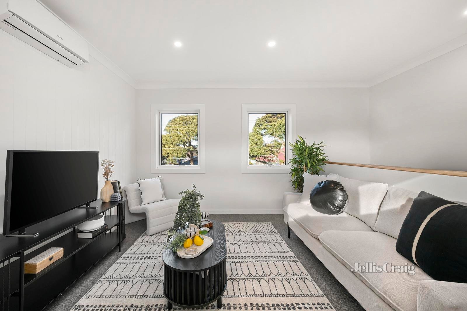14 Lucille Avenue, Croydon South image 7