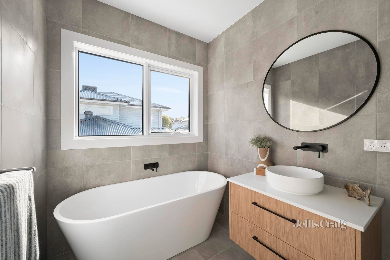14 Lucille Avenue, Croydon South image 12
