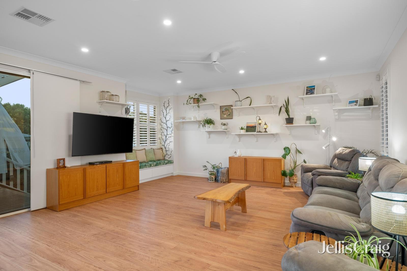 14 Mackenzie Court, Croydon&nbsp;South image 3