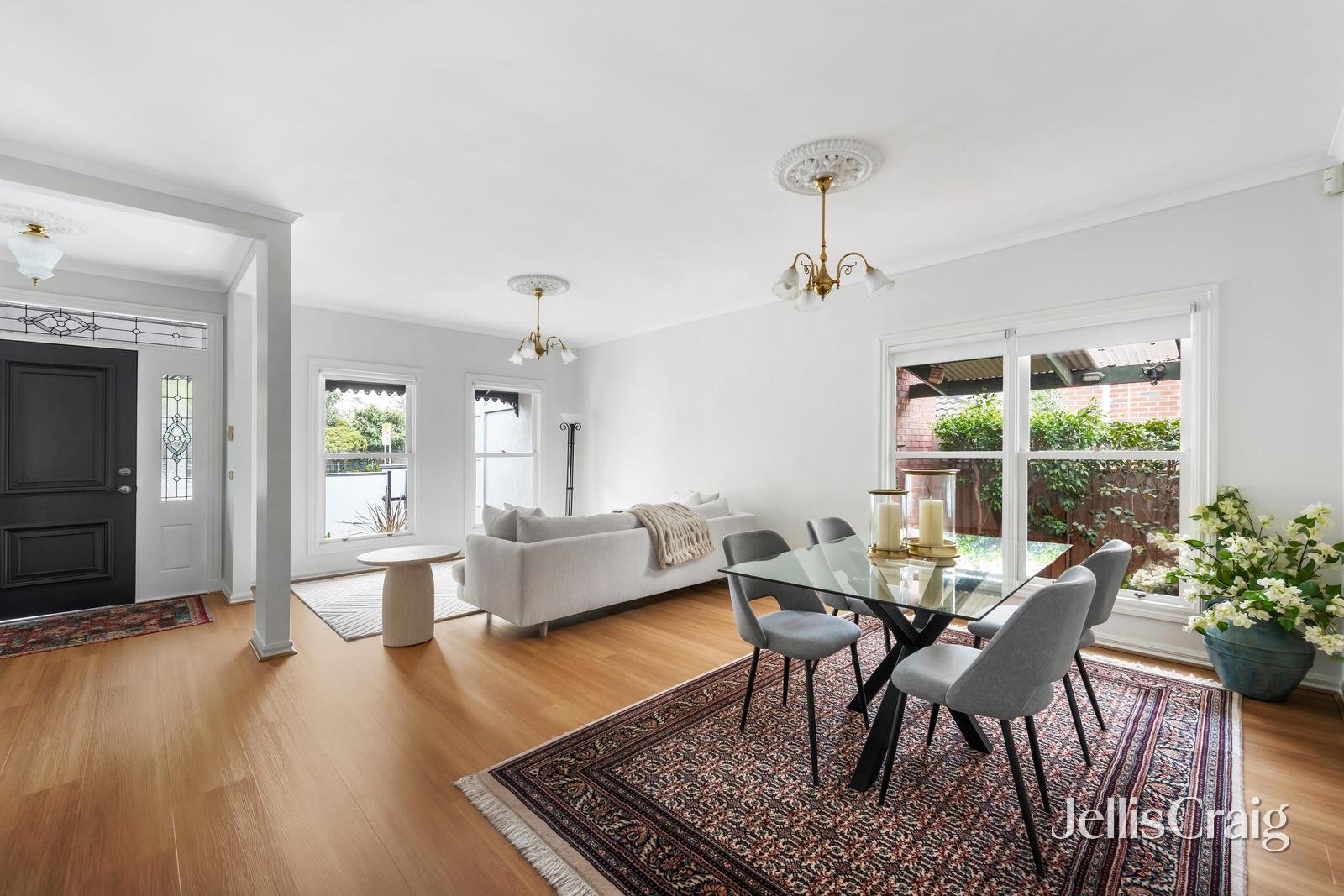 14 Mackie Road, Bentleigh East image 2