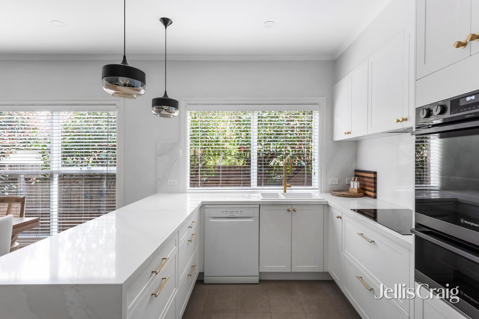 14 Mackie Road, Bentleigh East image 8