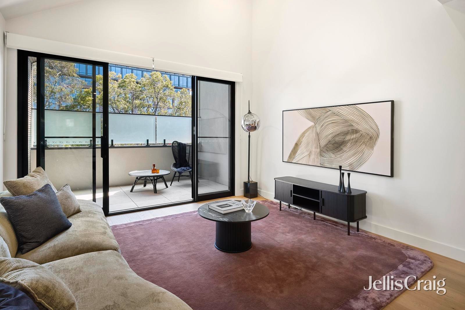 14 Madden Grove, Richmond image 2