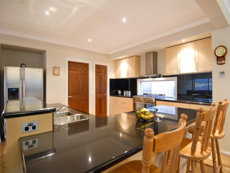 14 Madeline Drive, Wandana Heights image 2