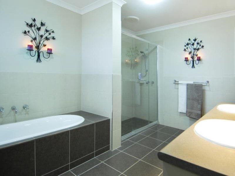 14 Madeline Drive, Wandana Heights image 6