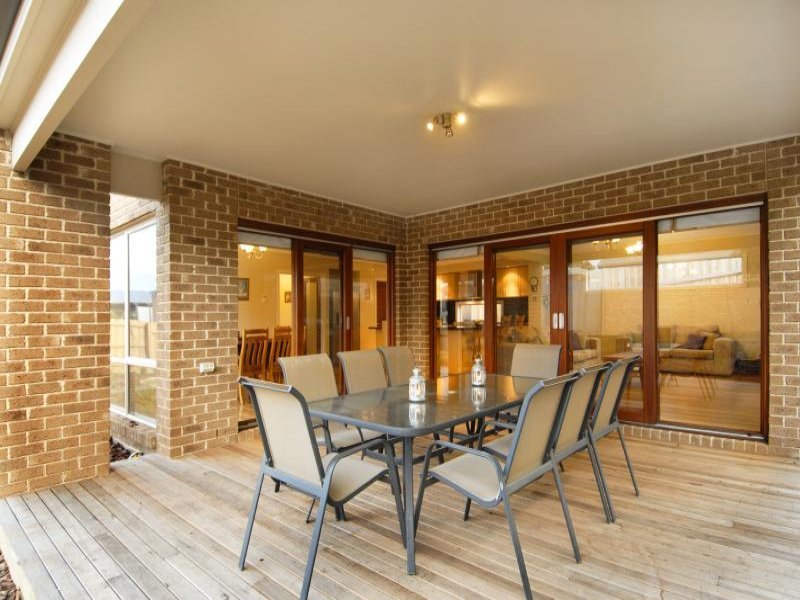 14 Madeline Drive, Wandana Heights image 7