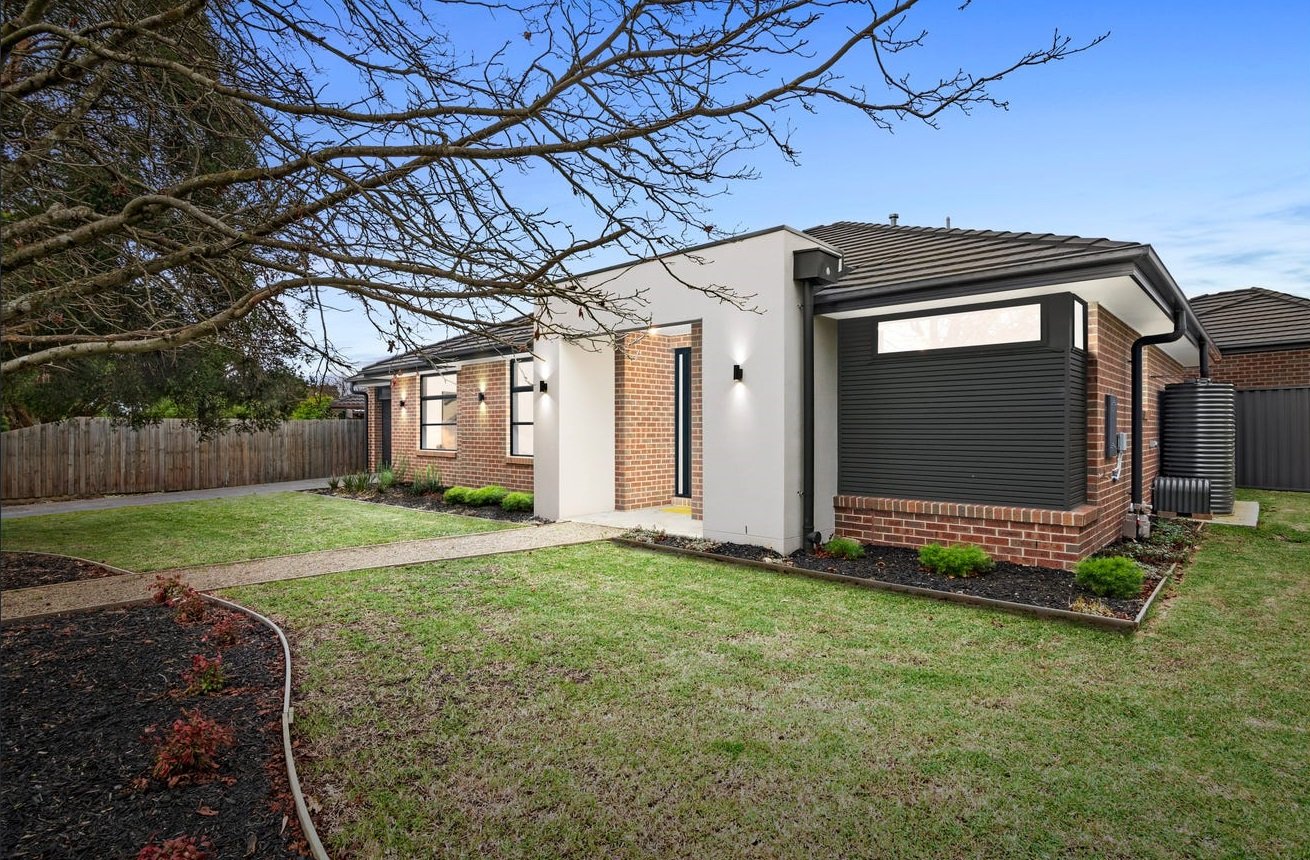 14 Malcolm Court, Croydon North image 1