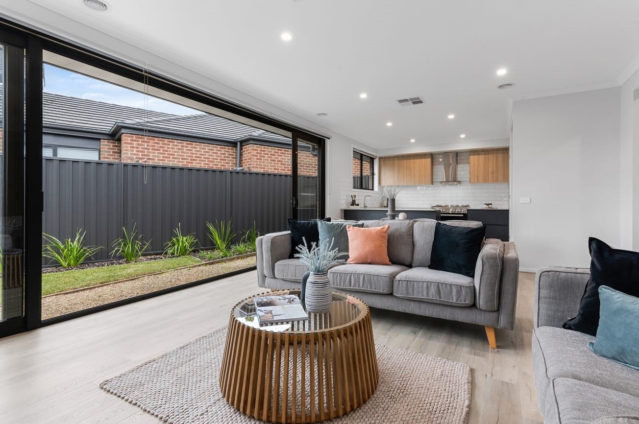 14 Malcolm Court, Croydon North image 3