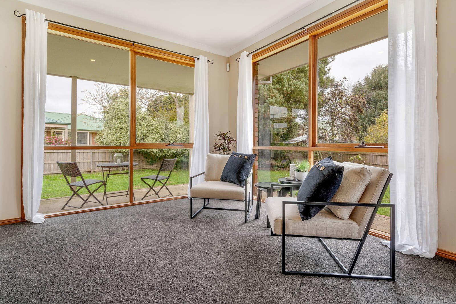 Property Gallery Thumbnail 11