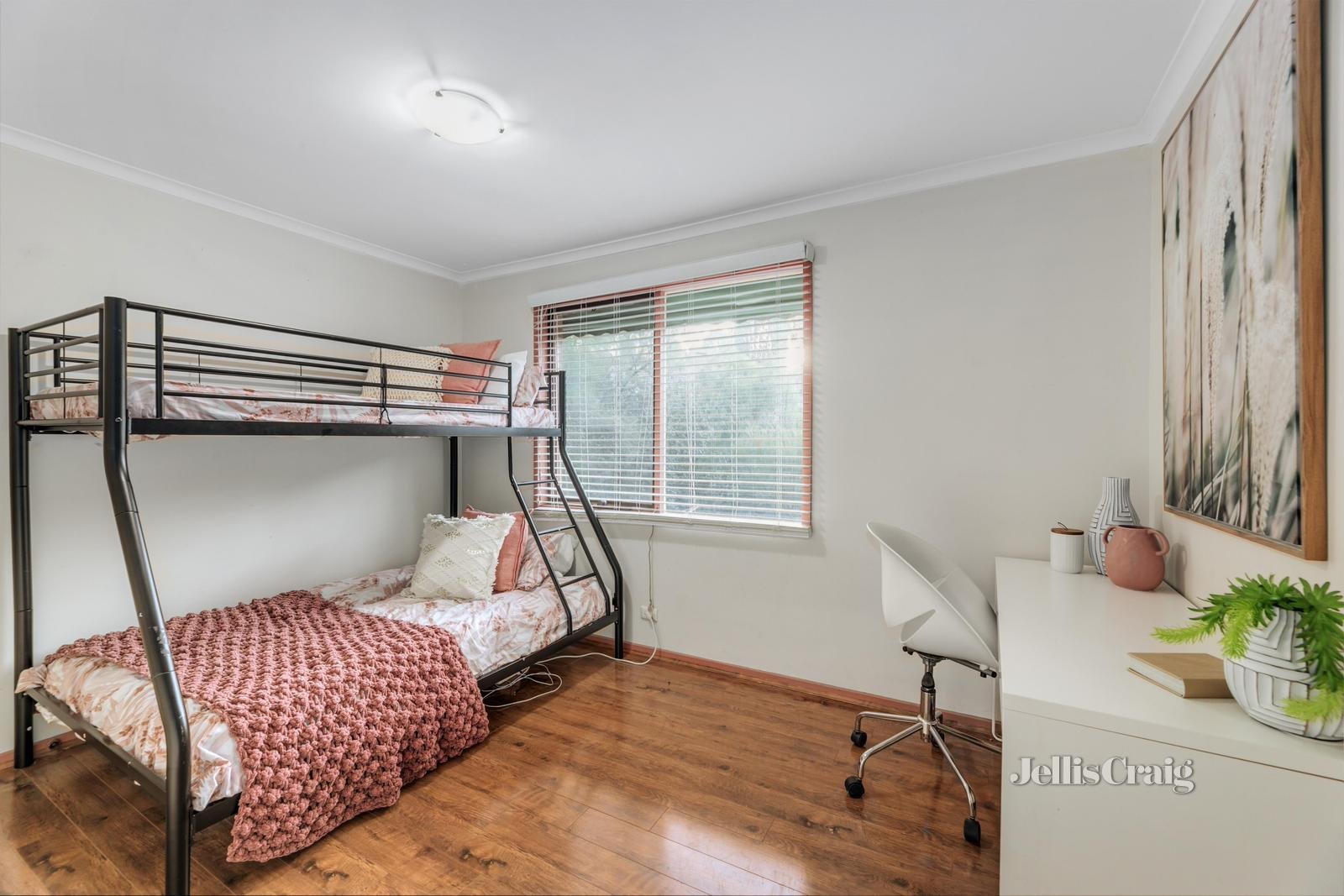 14 Manorwood Place, Mitcham image 9