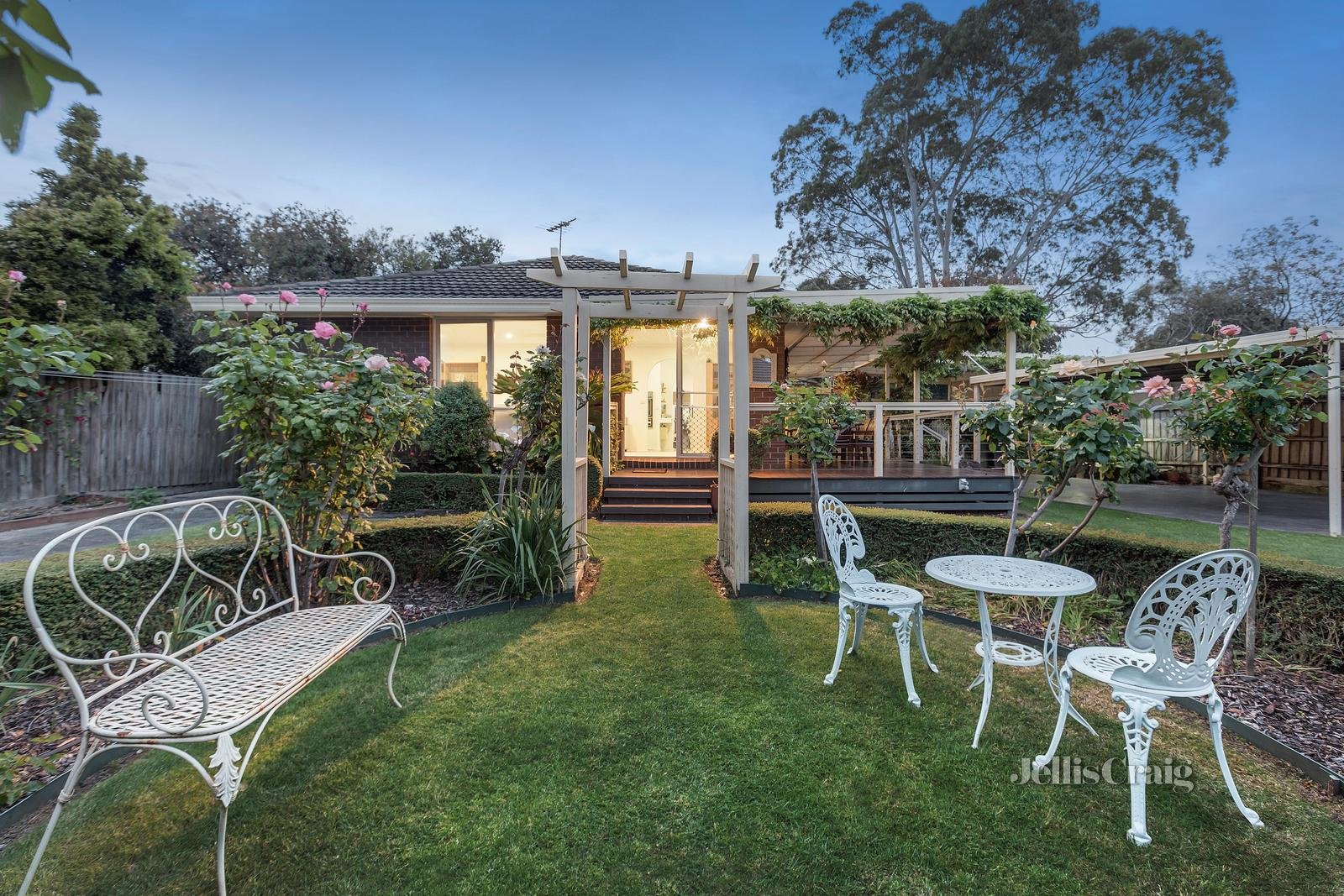 14 Mavista Avenue, Glen Waverley image 11