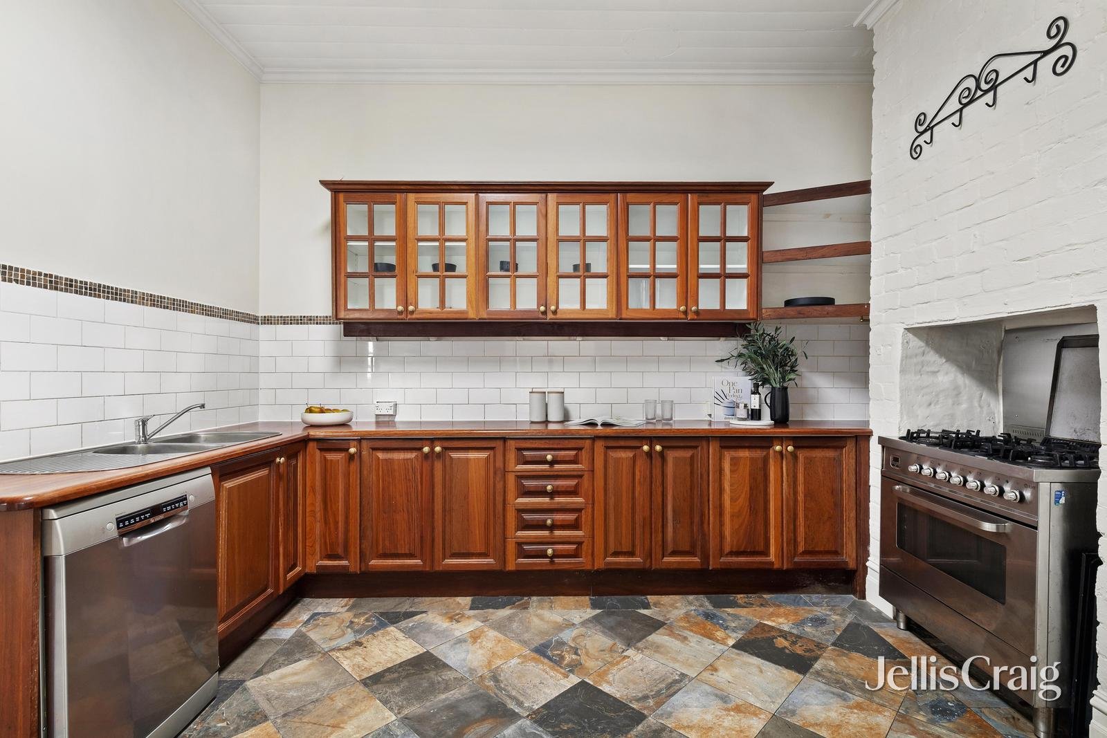 14 McCrae Mews, Richmond image 3