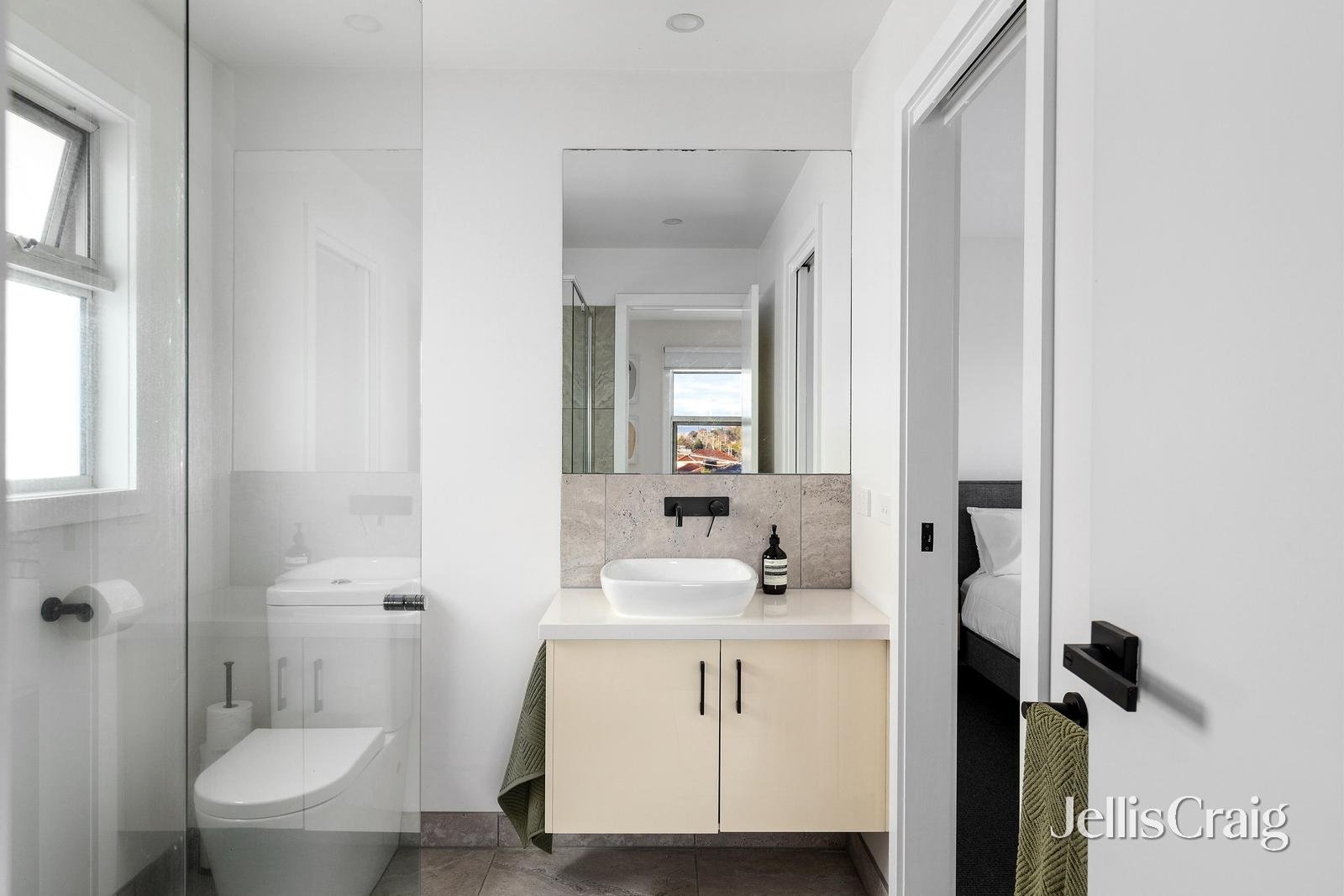 1/4 McKellar Street, Watsonia image 9
