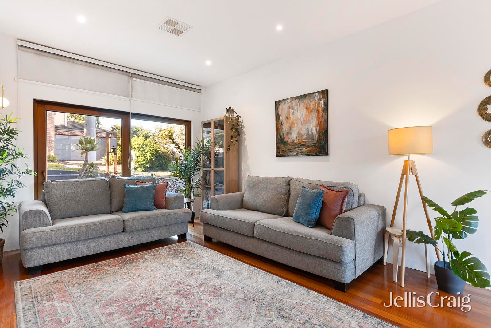 14 Meadowbank Avenue, Doncaster image 5