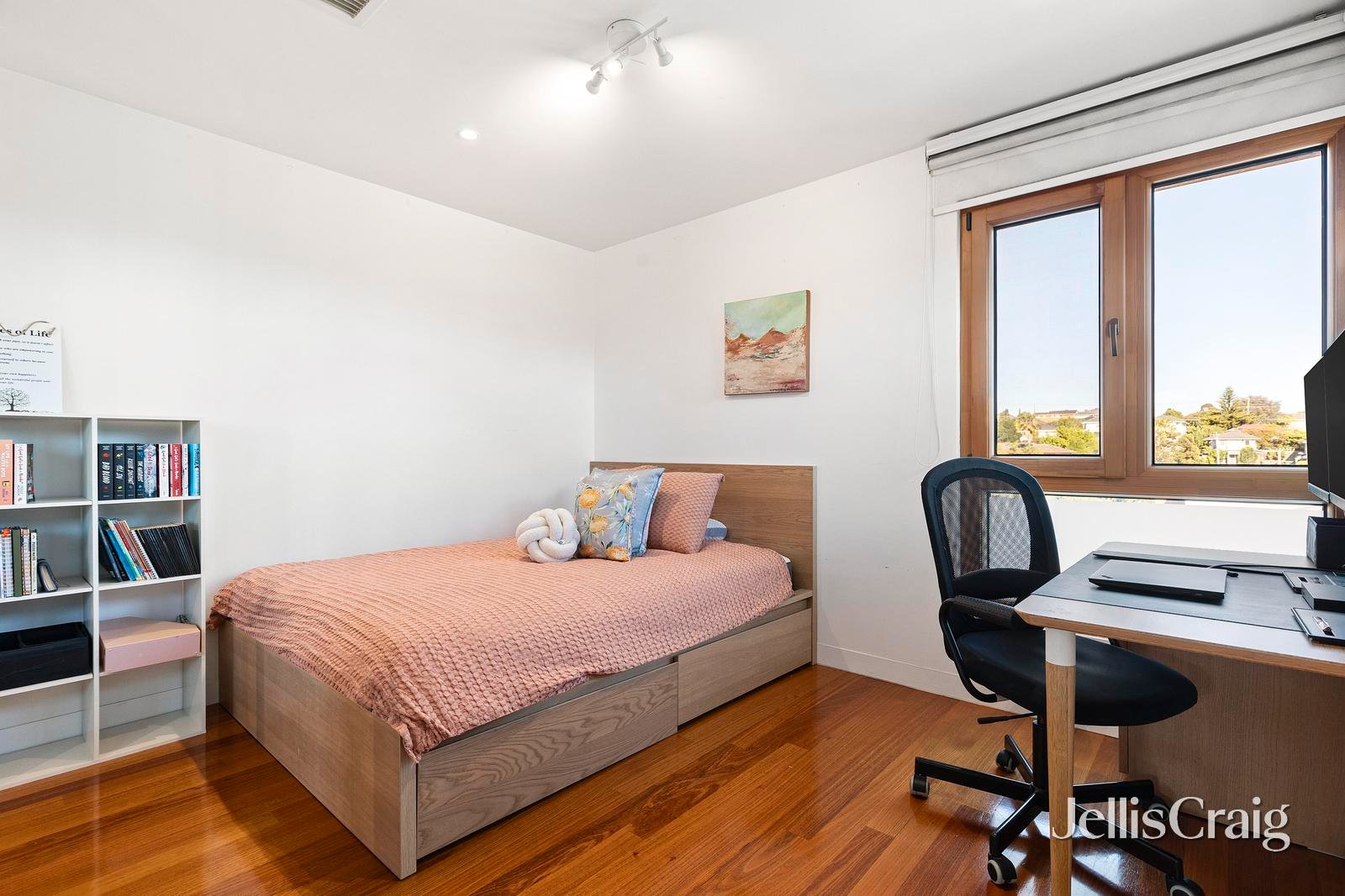 14 Meadowbank Avenue, Doncaster image 6