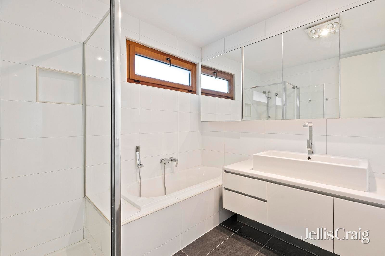 14 Meadowbank Avenue, Doncaster image 7