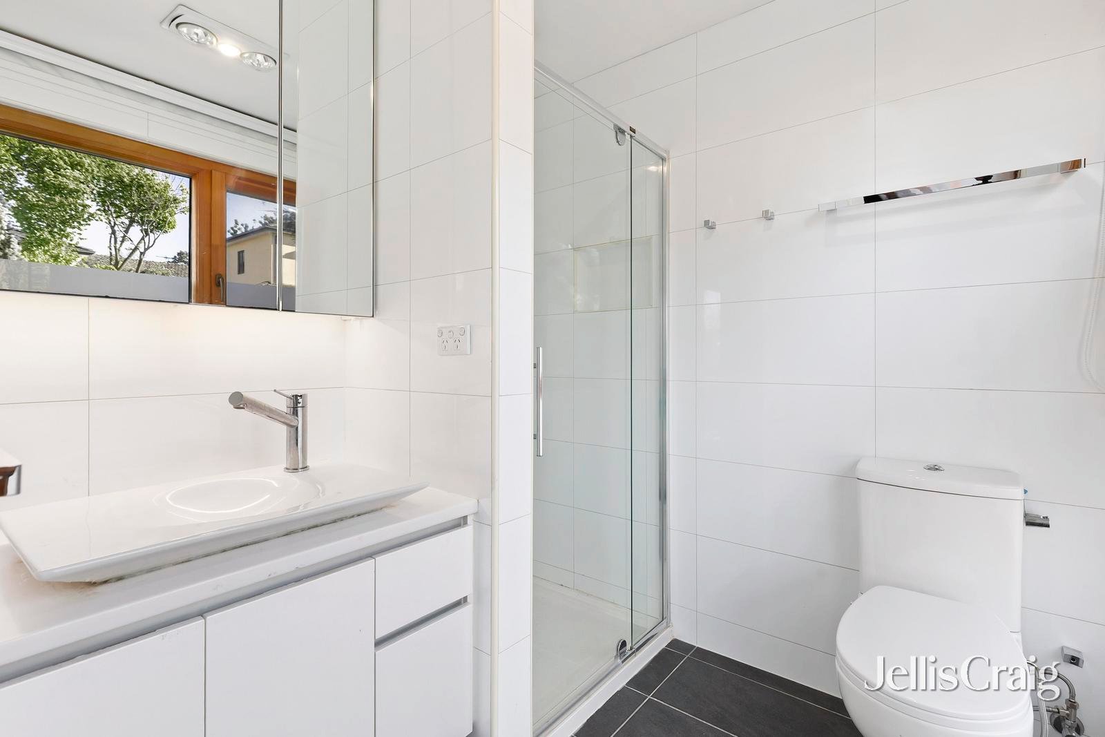 14 Meadowbank Avenue, Doncaster image 9