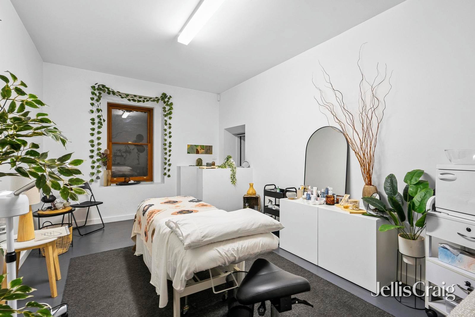 1/4 Mercer Street, Geelong image 4