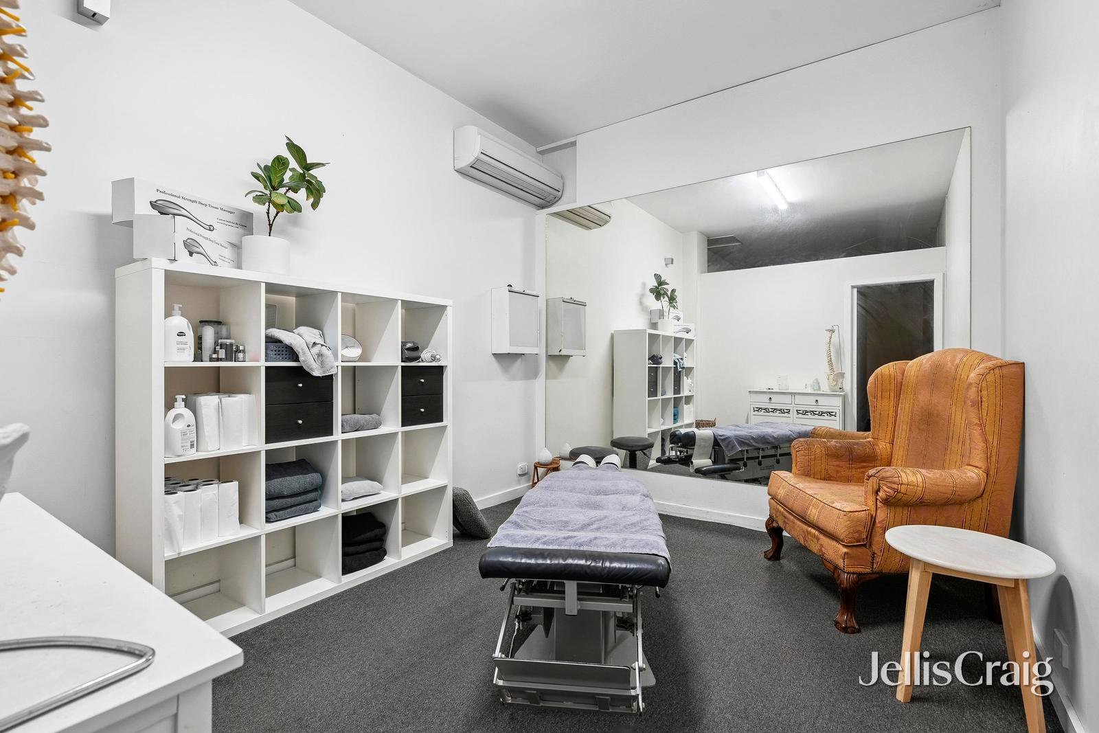 1/4 Mercer Street, Geelong image 5
