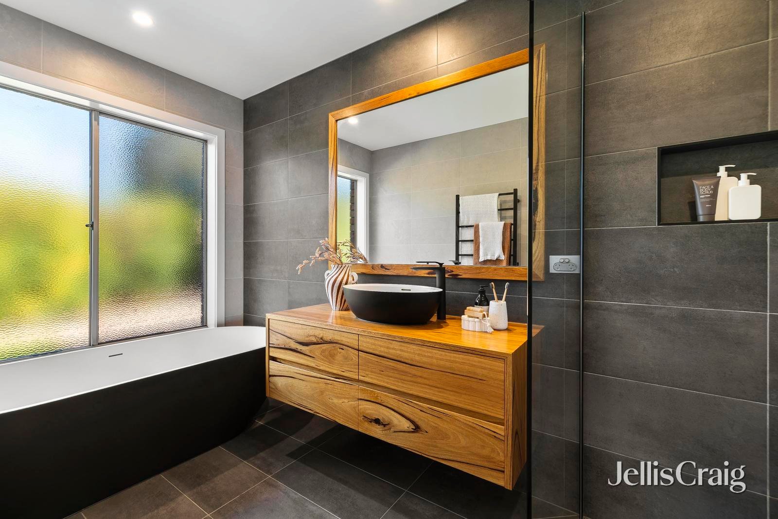 14 Moonrise Place, Mornington image 11