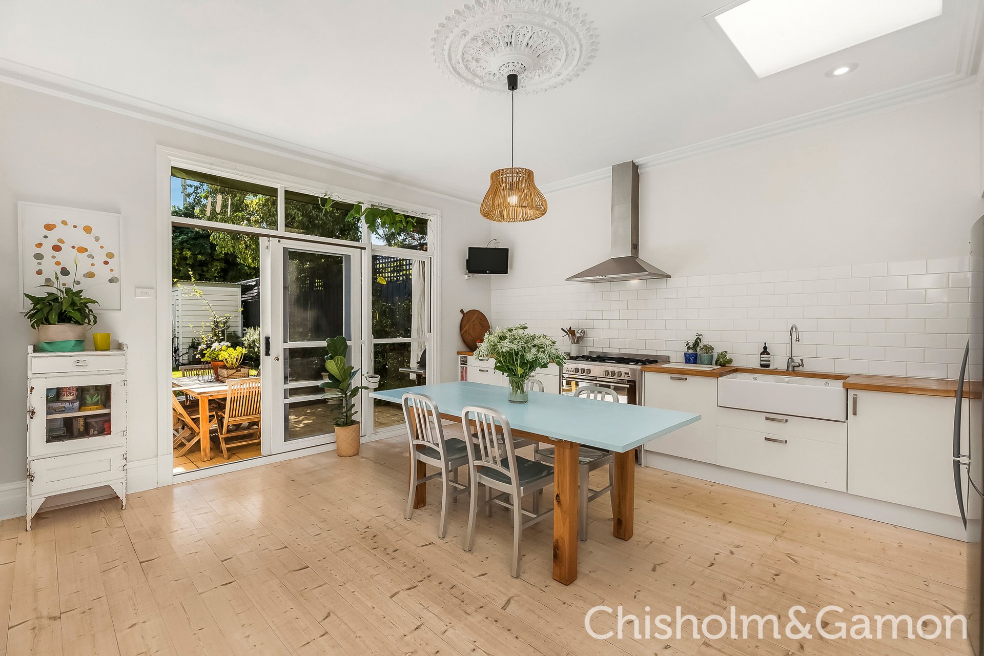 14 Moore Street, Elwood image 2
