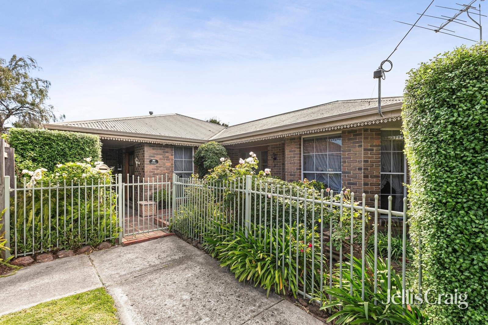 14 Nancy Court, Williamstown image 1