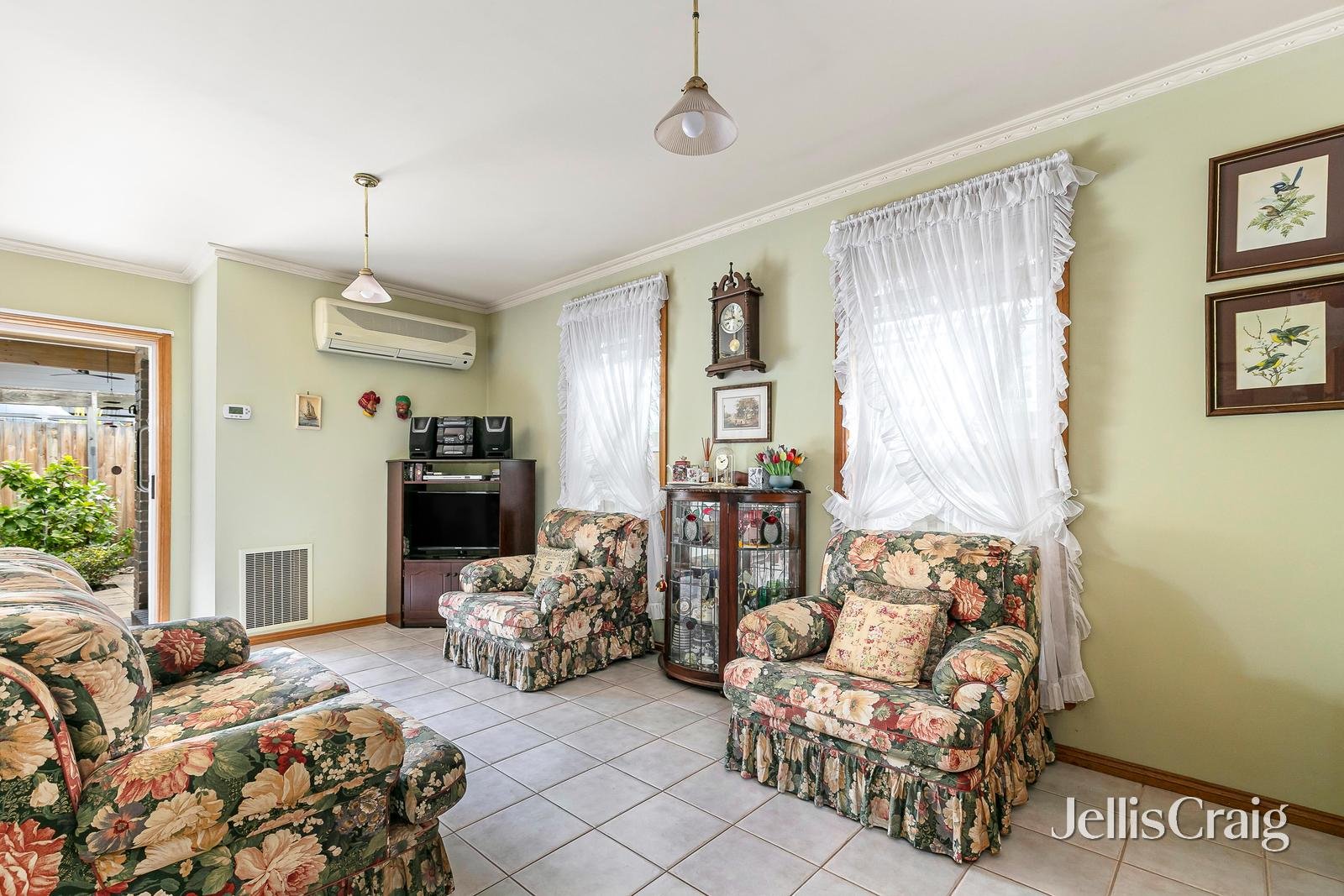 14 Nancy Court, Williamstown image 8