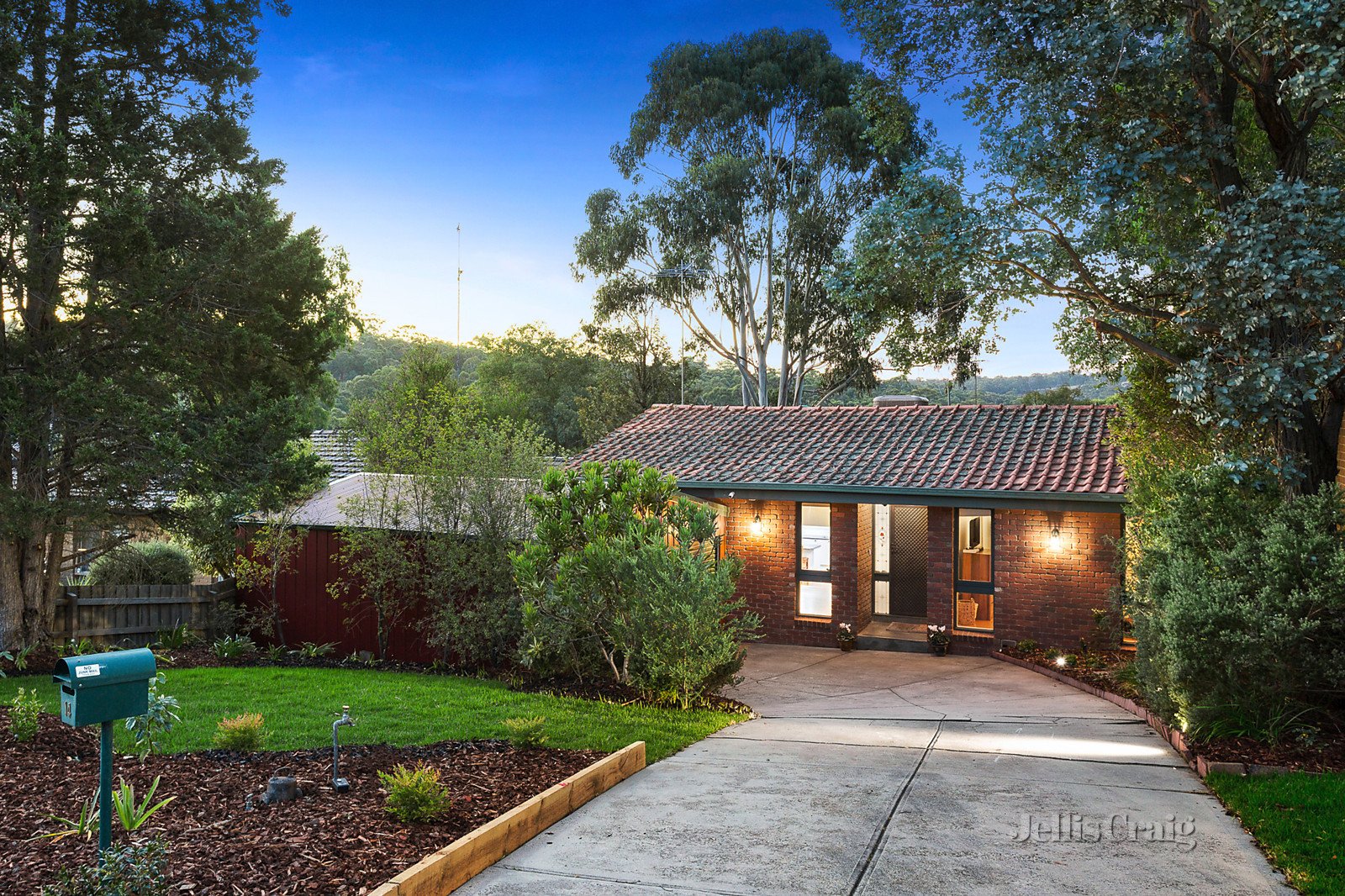 14 Nandaly Court, Greensborough image 3