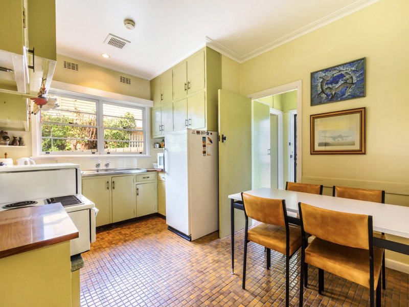 14 Narallah Grove, Box Hill North image 5