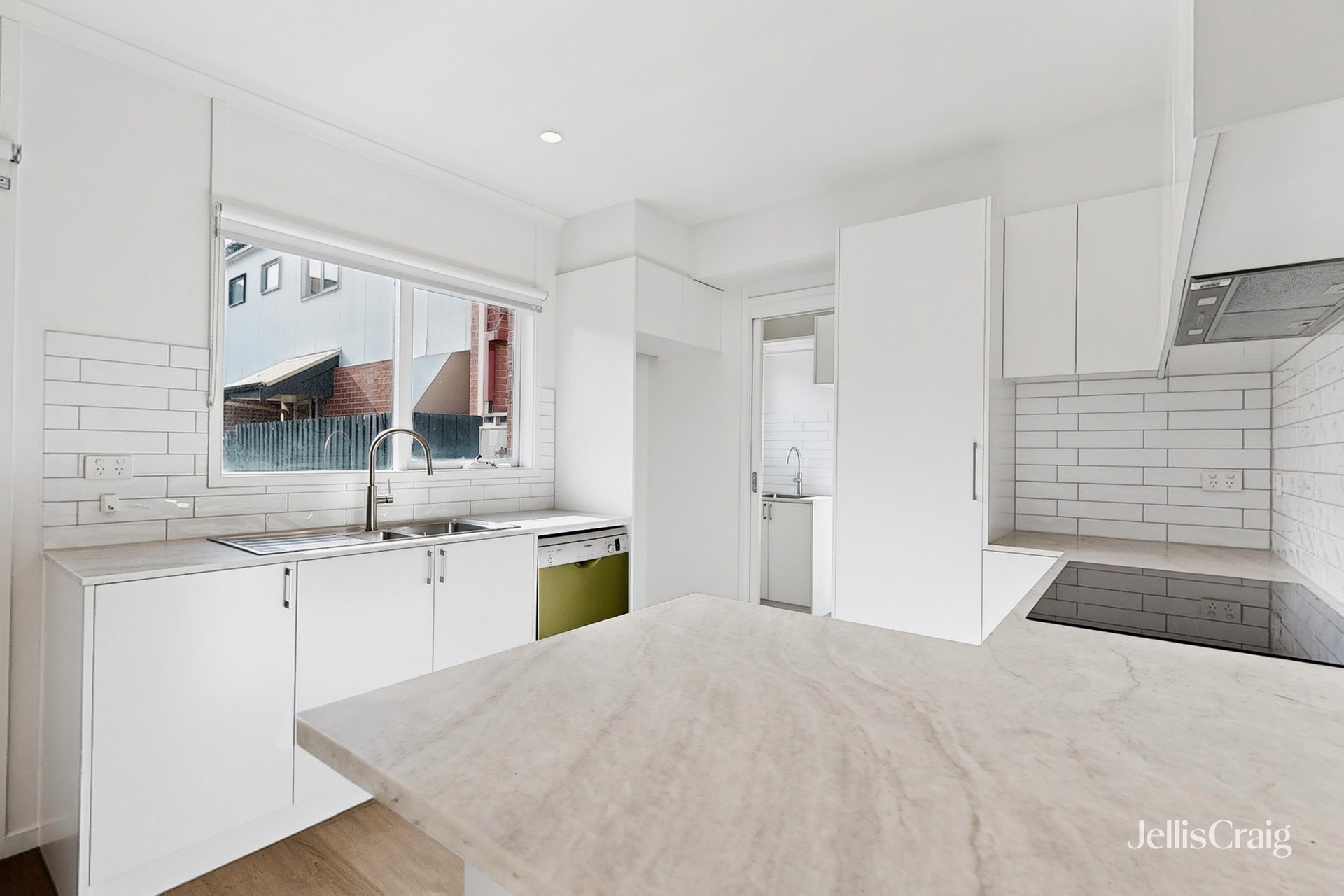 14 Neale Street, Kensington image 3