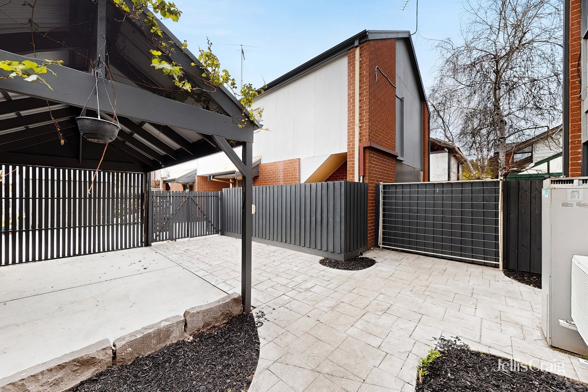 14 Neale Street, Kensington image 14