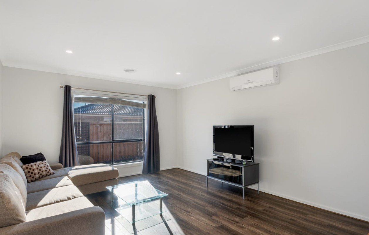 14 Oakdale Street, Charlemont image 5