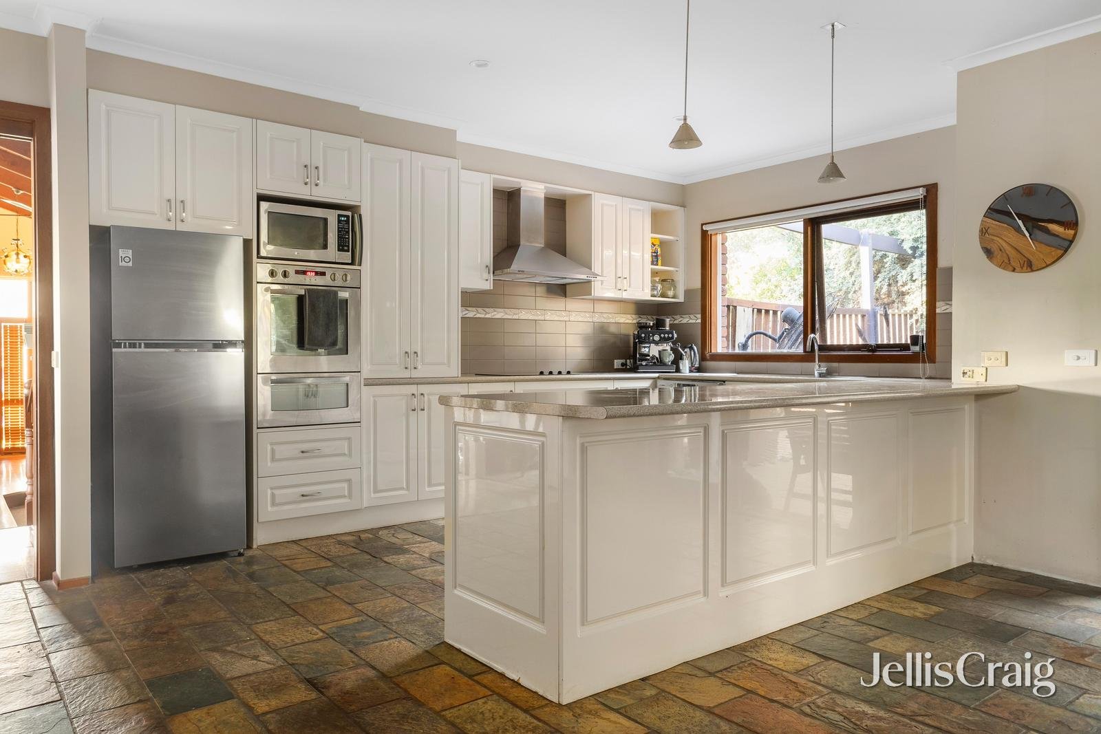 14 Onkara Court, Eltham image 3