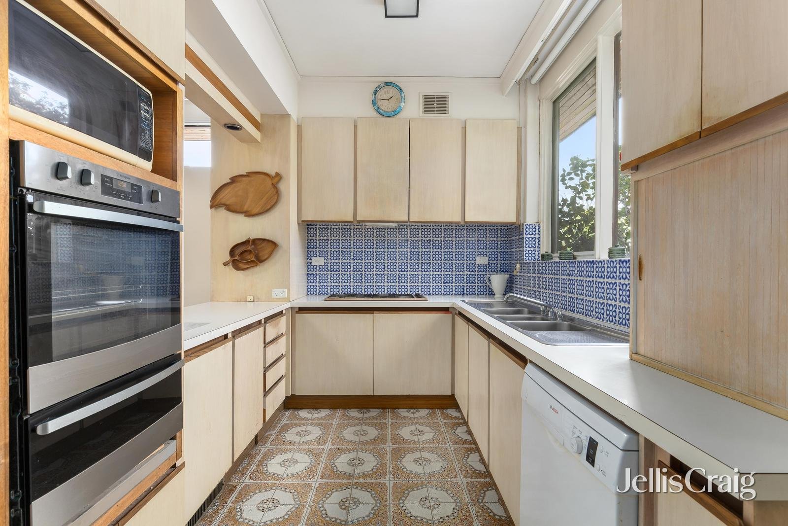 1/4 Orrong Crescent, Caulfield North image 8