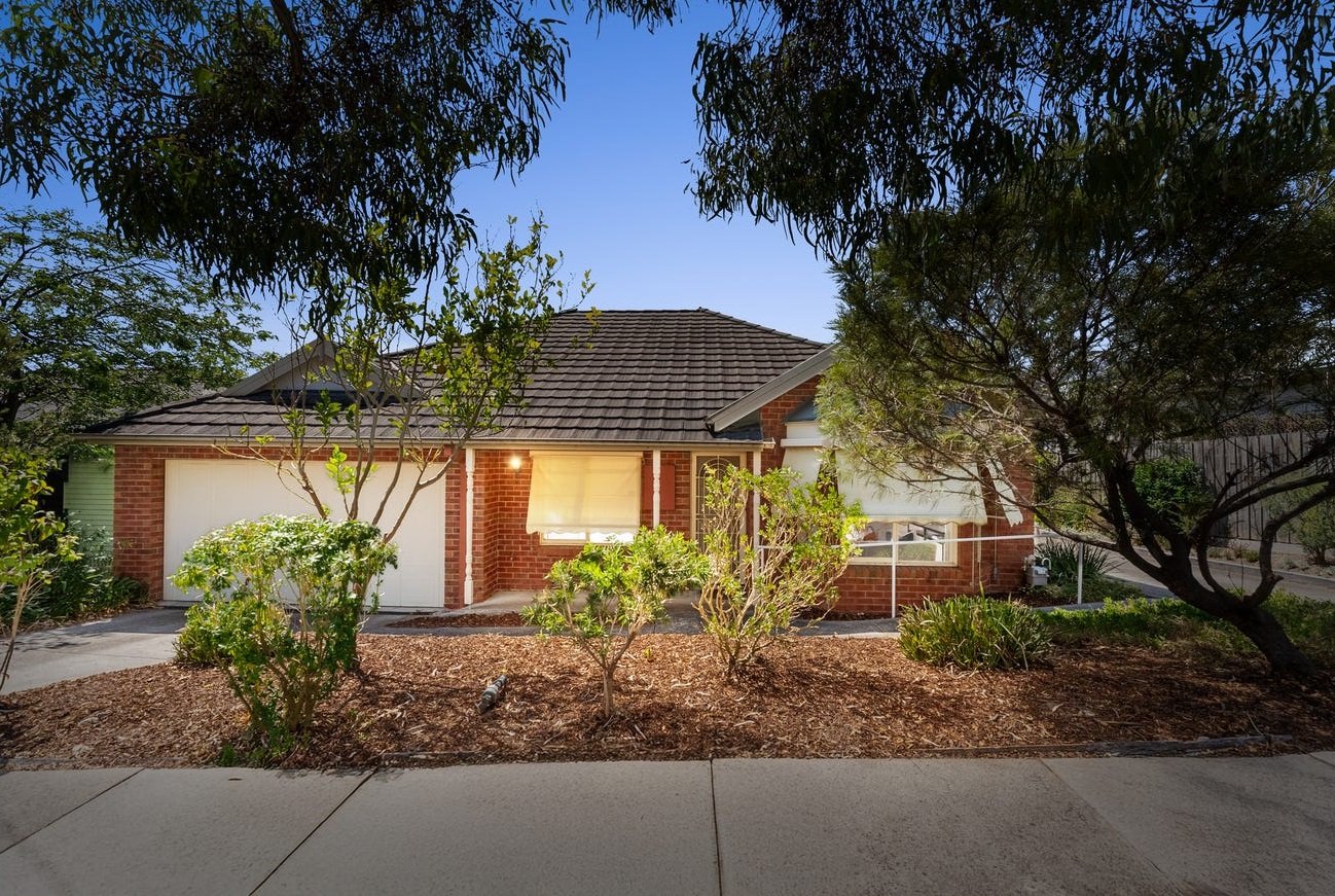1/4 Ovens Street, Box Hill North image 1