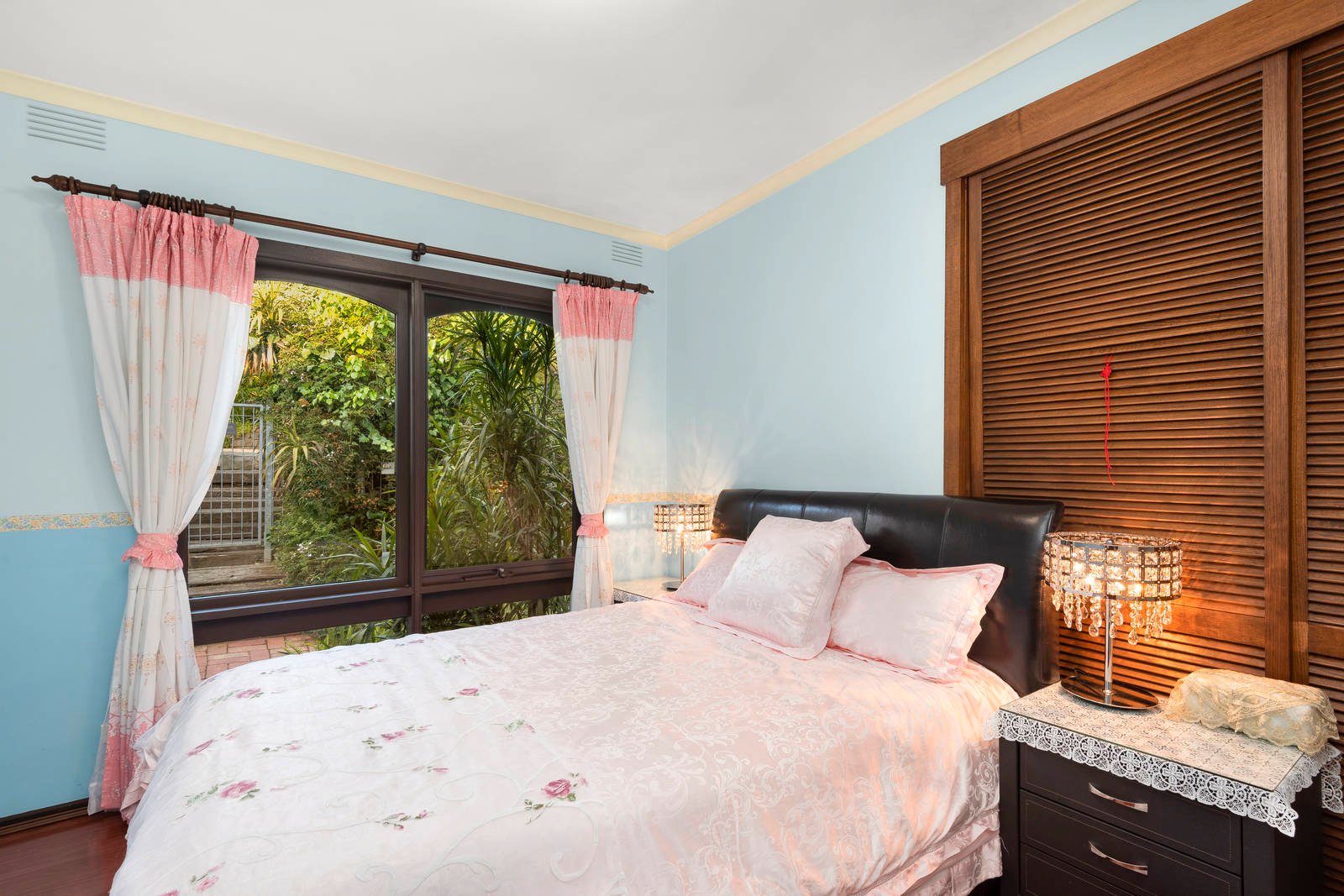 Property Gallery Thumbnail 6