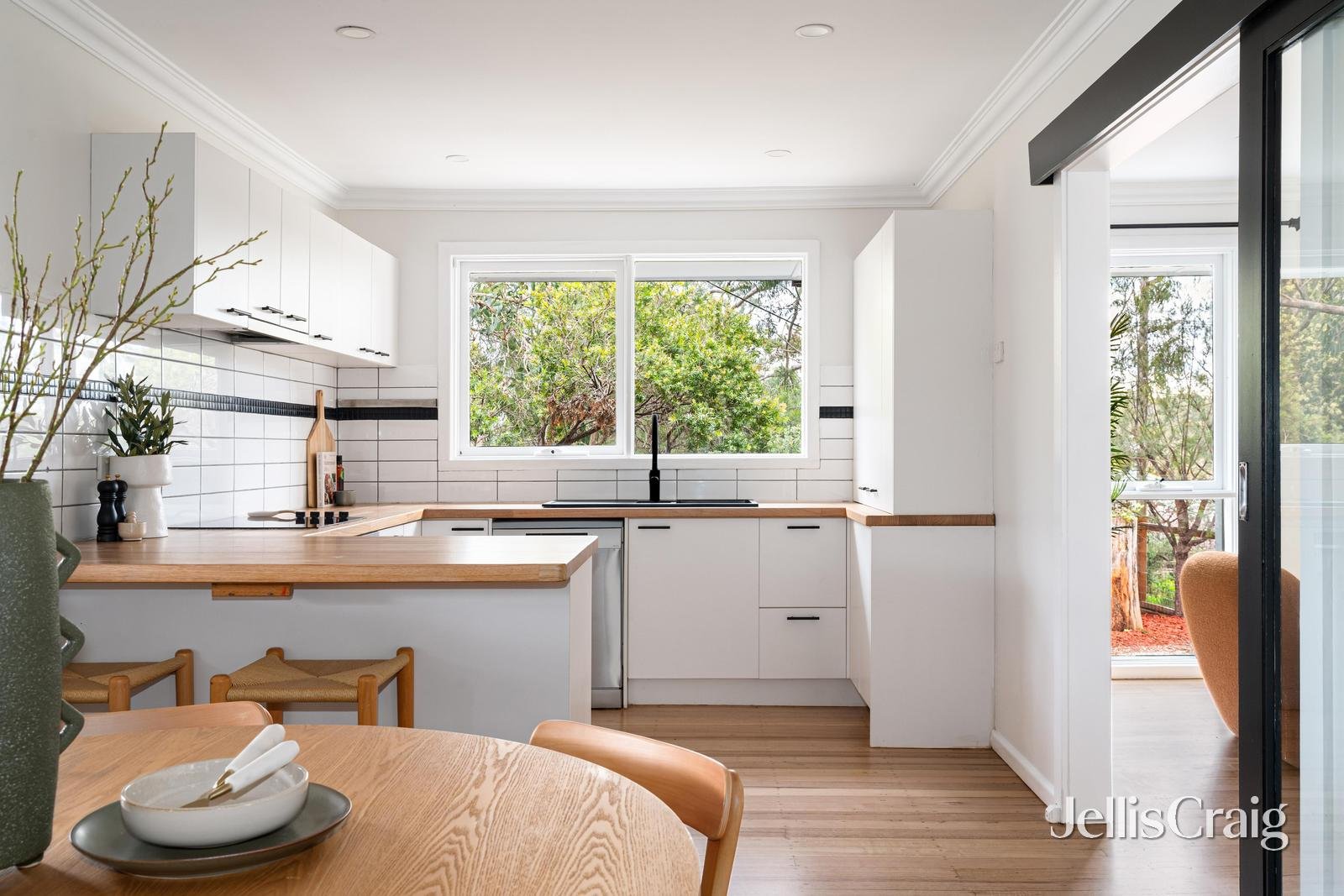 14 Park West Road, Eltham image 3