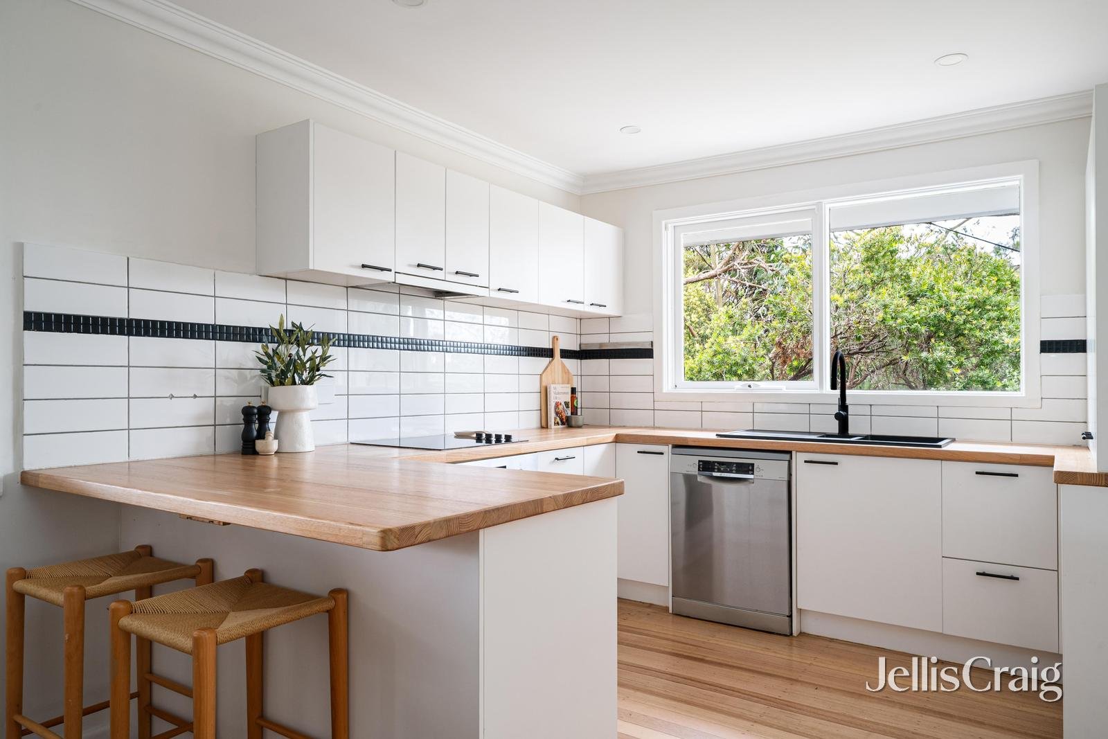 14 Park West Road, Eltham image 4