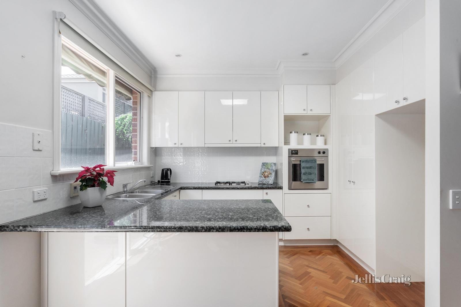 1/4 Parring Road, Balwyn image 4