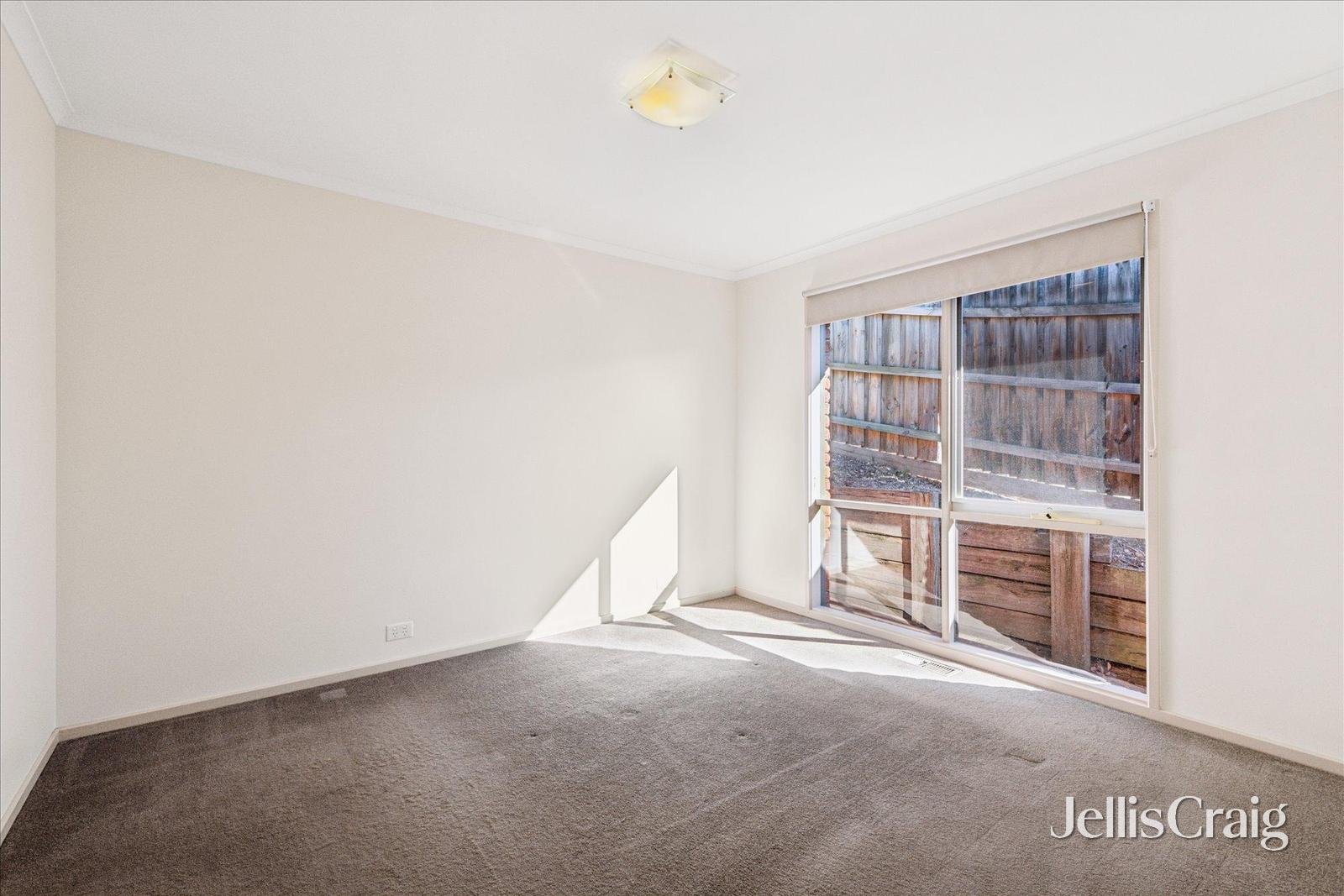 14 Penshurst Place, Warranwood image 9