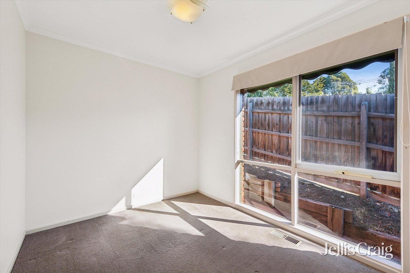 14 Penshurst Place, Warranwood image 11